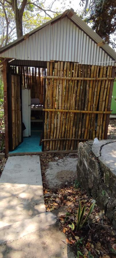Villas Del Carmen Hostal Palenque Exterior photo