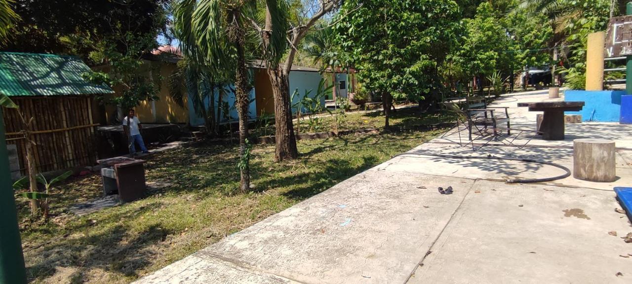Villas Del Carmen Hostal Palenque Exterior photo